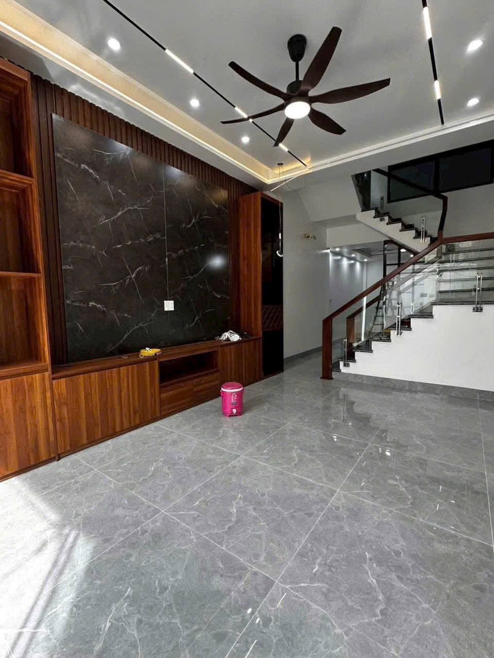 Bán nhà ngõ phố Hoàng Lộc, ph Lê Thanh Nghị, TP HD, 52m2, mt 4m, 3 ngủ, 3 vs, mt 4m, ngõ oto chỉ 3 2