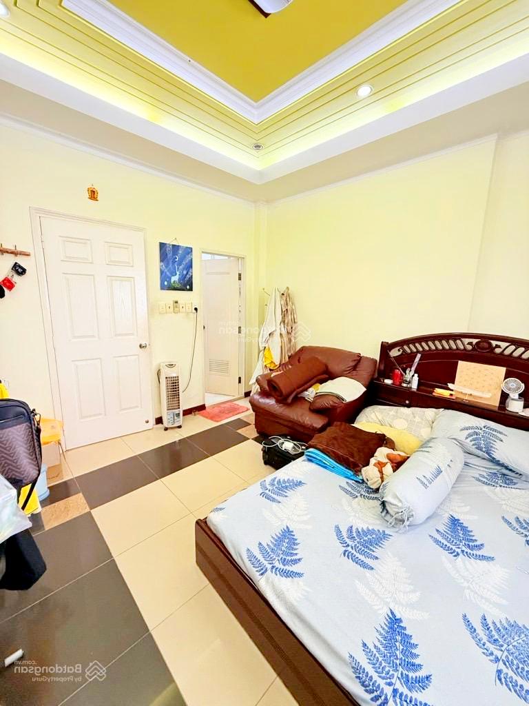 Bán nhà mặt tiền Bùi Minh Trực, ngang 4m, xe hơi ngủ, tặng nội thất 3 tỷ, 1 bước ra chợ 3