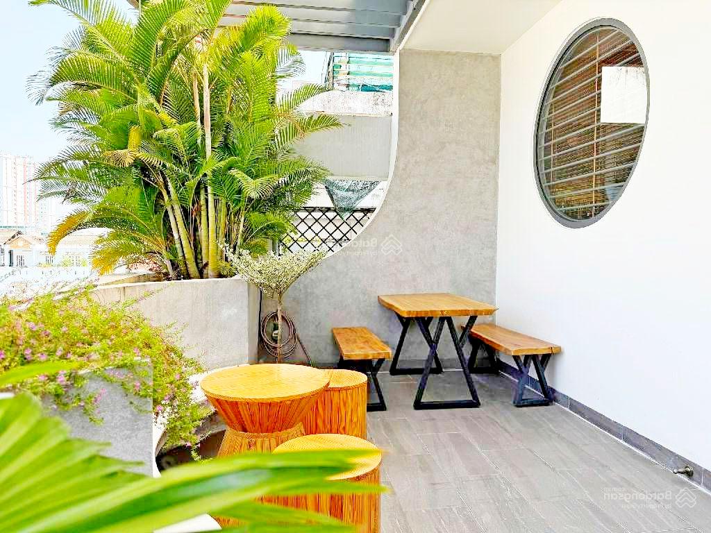 Bán nhà mặt tiền 4 tầng khu dân cư Intresco ngang 5m Xe hơi ngủ Tặng Nội Thất gần chợ khu phân lô 4
