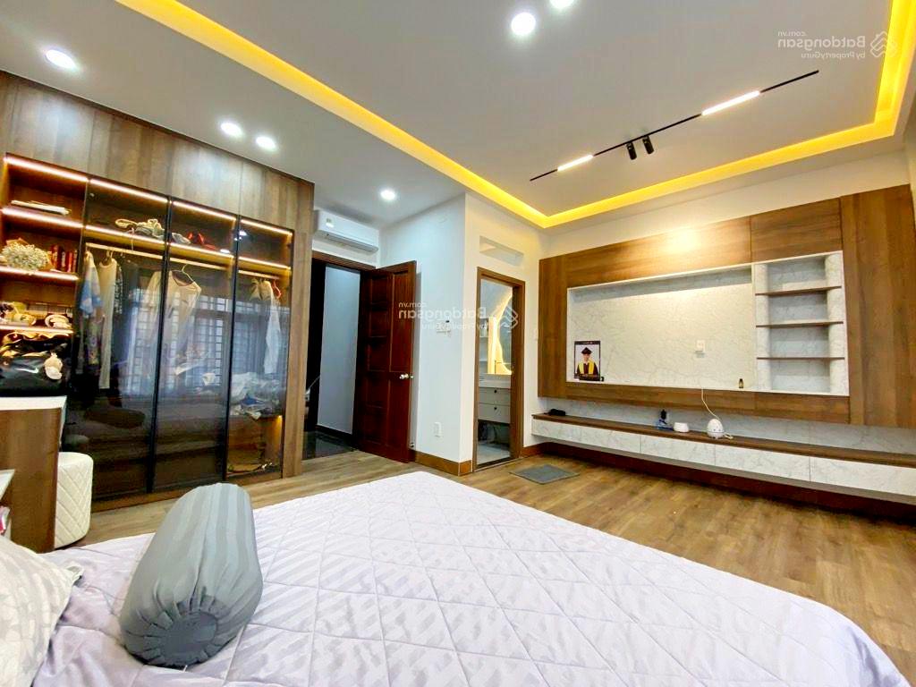 Bán nhà mặt tiền 4 tầng khu dân cư Intresco ngang 5m Xe hơi ngủ Tặng Nội Thất gần chợ khu phân lô 3