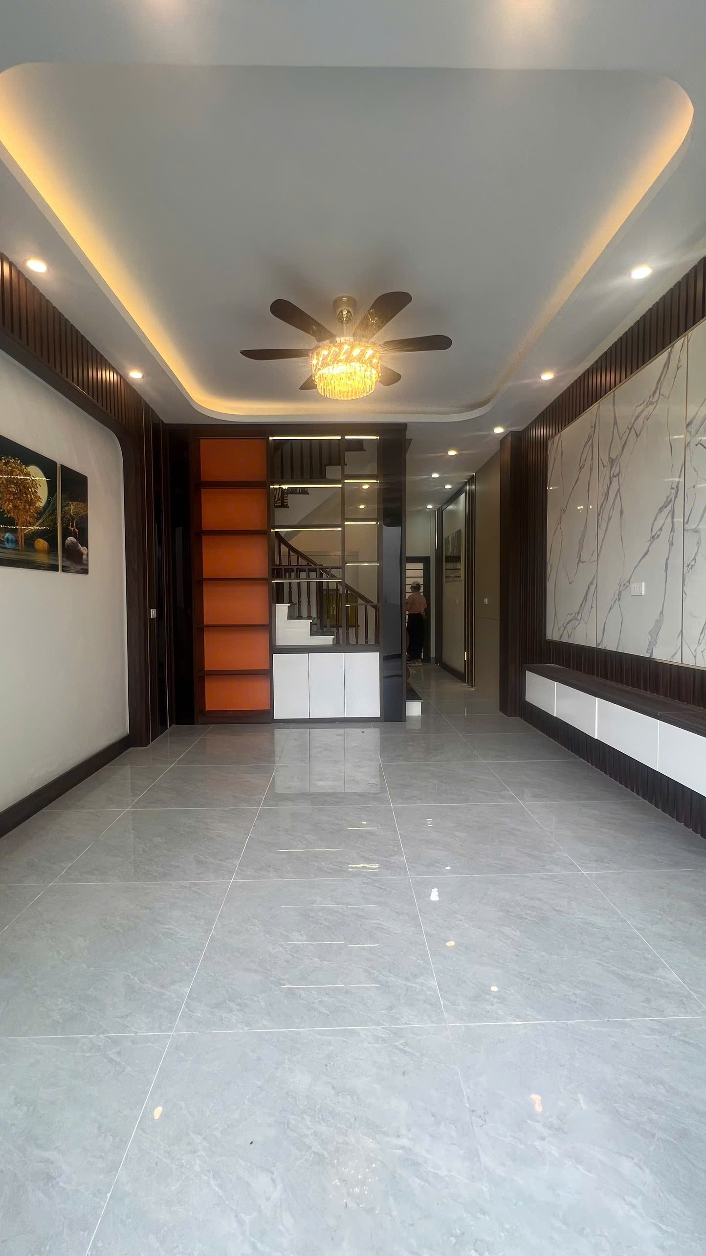 NHÀ ĐẸP TRẦN LÃM – VỊ TRÍ TRUNG TÂM, TIỆN ÍCH NGẬP TRÀN. 4 tầng 2,9xx tỷ có thương lượng, hỗ trợ 5