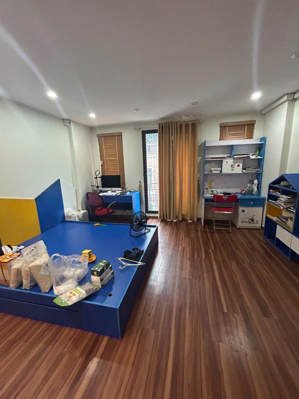 A Tâm  cần tiền vào căn Cao Xà Lá nên bá.n 54m2 NHÀ 6 TẦNG VỈA HÈ, KINH DOANH, GARA ÔTÔ 3