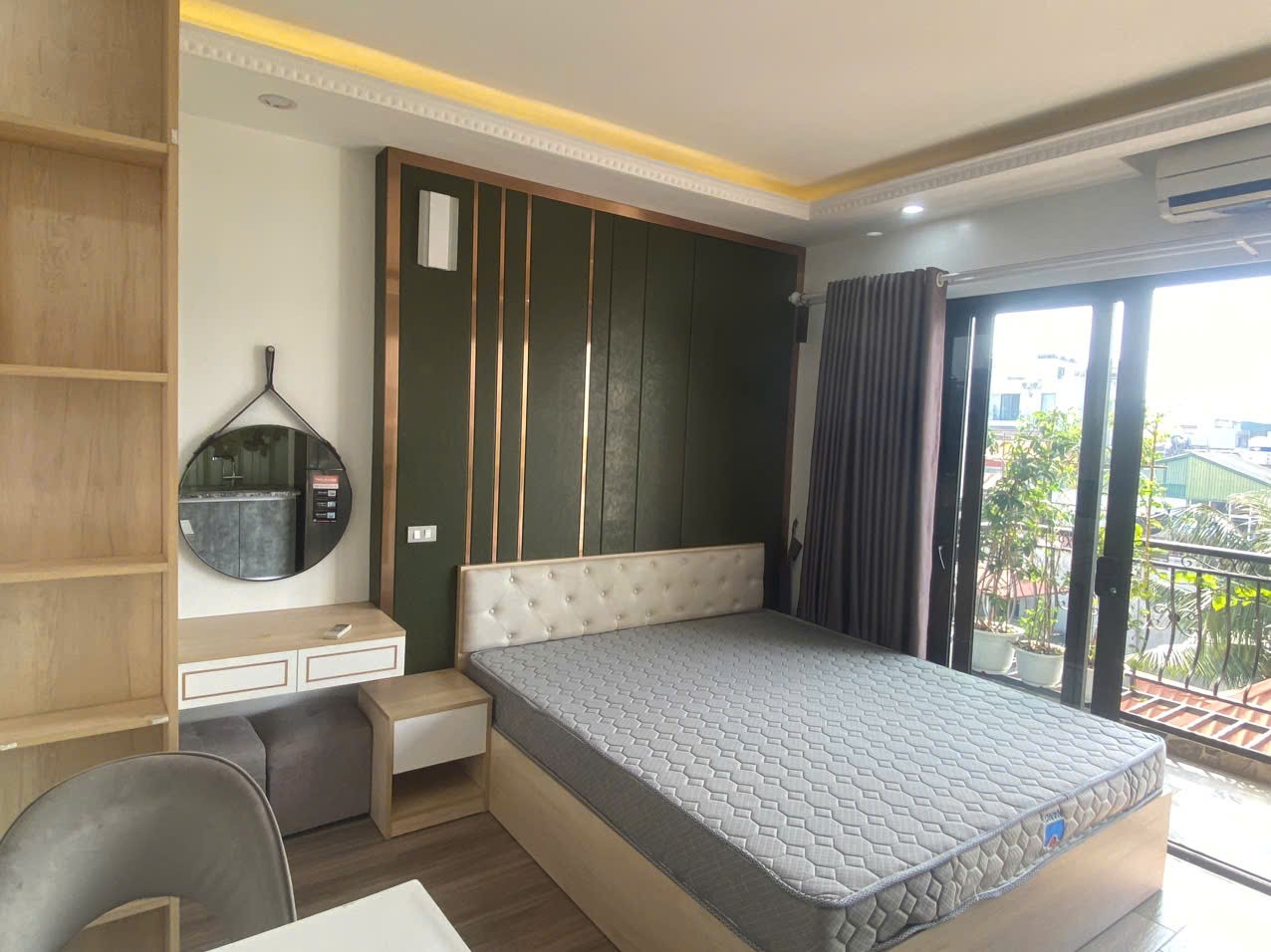 Cho thuê Căn Chung cư mini giá rẻ tại Ngõ 193 Trích Sài. Ban công View cực thoáng. Chỉ 6.5tr 3