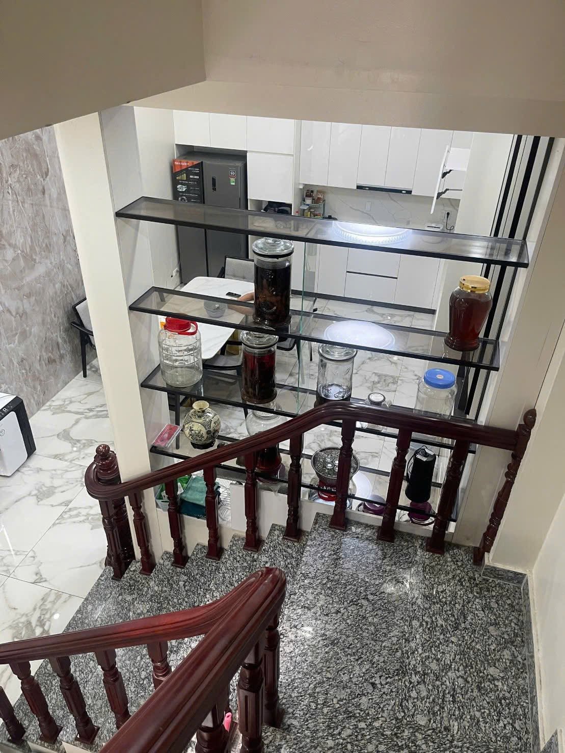 Bán nhà 4.5 tầng mặt đường đôi KĐT Tuệ Tĩnh, TP HD, 80m2, mt 5m, 5 ngủ khép kín, chỉ suýt 7 tỷ 3