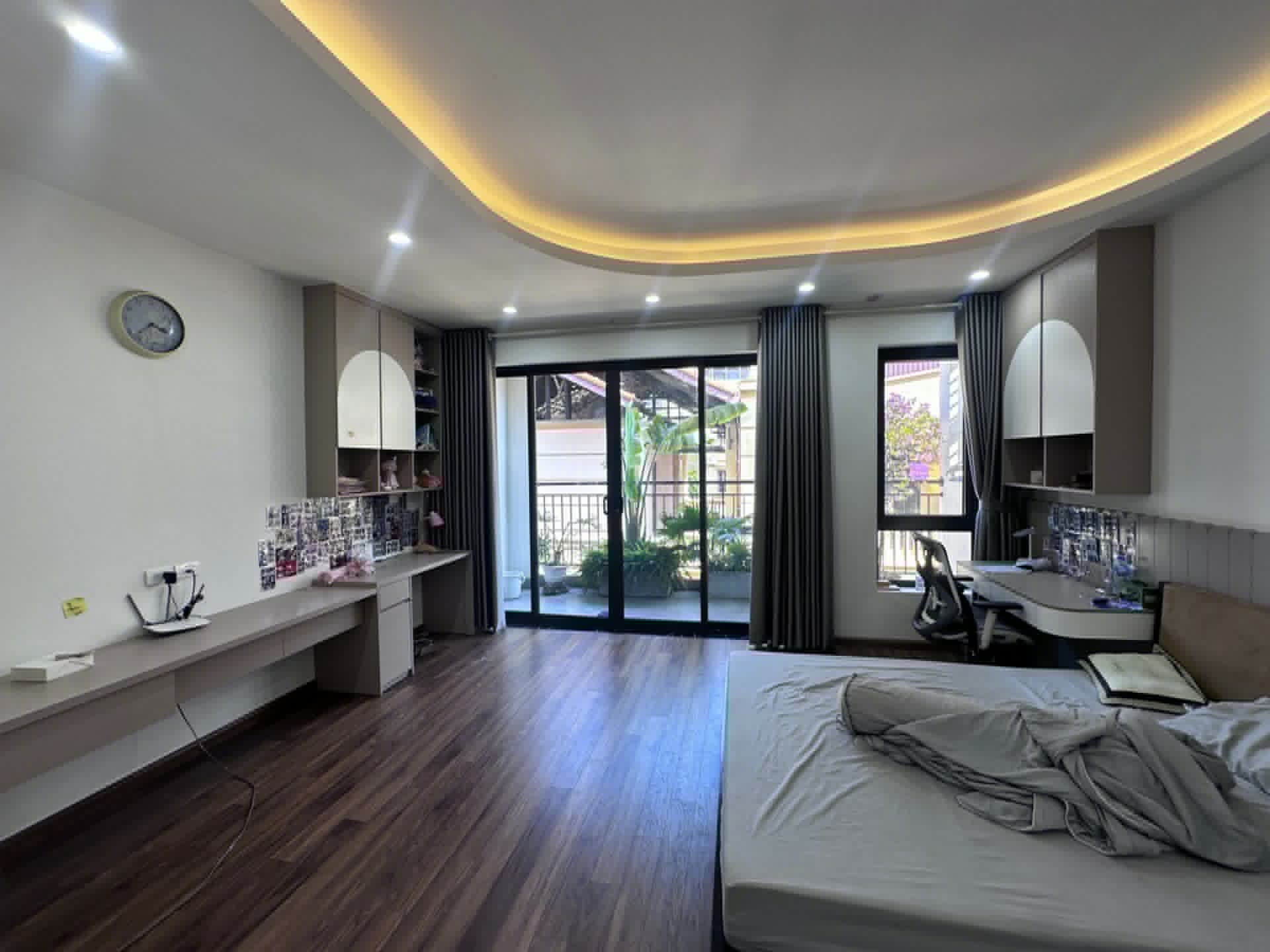 Cần bán Nhà mặt tiền đường Lạc Trung, Phường Vĩnh Tuy, Diện tích 86m², Giá 37.9 Tỷ