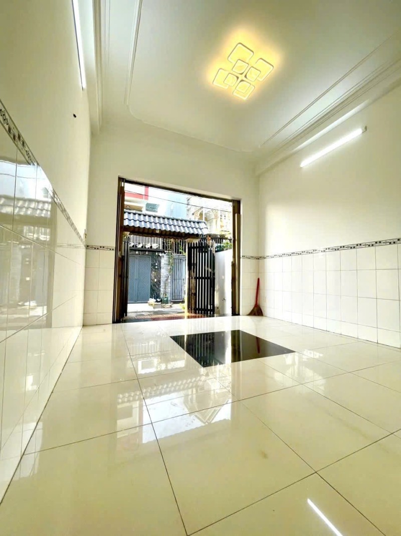 Bán nhà đường Hiệp Bình, Hiêhp Bình Chánh. Thủ Đức. DT 72m2, 3 tầng, SHR. Giá 8.2 tỷ, 2