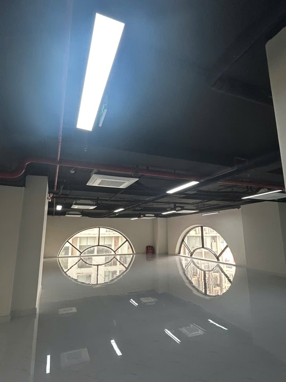 CHO THUÊ VĂN PHÒNG HIỆN ĐẠI 350M2 TÒA HOUSINCO NGUYỄN XIỂN VỚI VỊ TRÍ ĐẮC ĐỊA 6