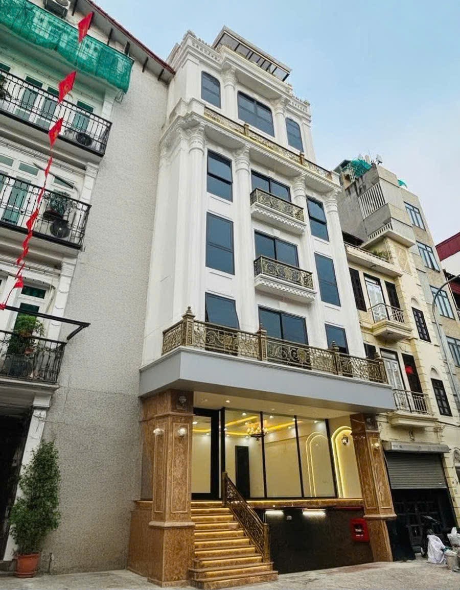 Cho thuê nhà, 113m2_ 5T; Huỳnh Thúc Kháng, Nguyên Hồng, Đống Đa -38 tr