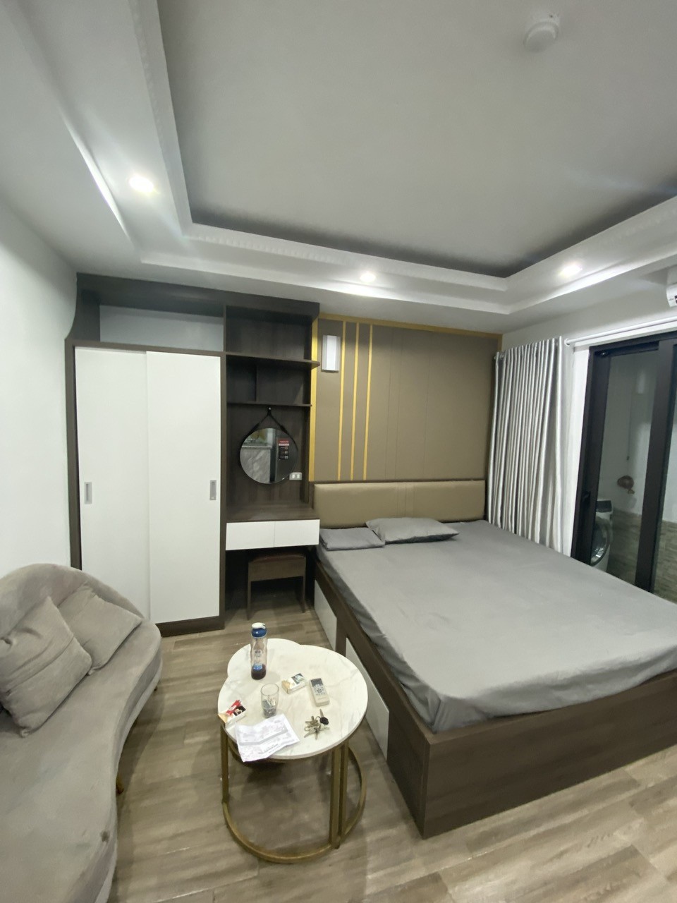 Cho thuê Căn Chung cư mini giá rẻ tại Ngõ 193 Trích Sài. Ban công View cực thoáng. Chỉ 5.5tr 4