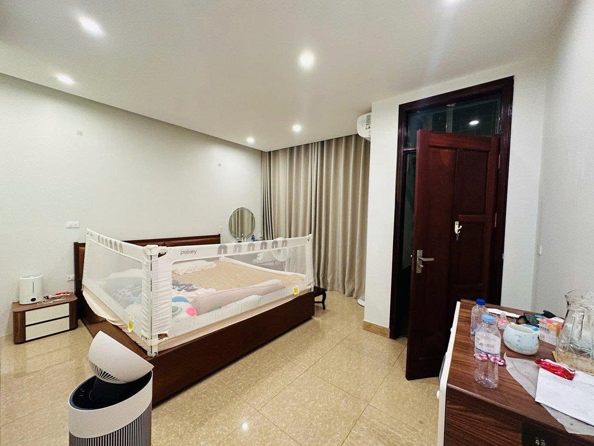 Bán gấp nhà đẹp 5 tầng mặt phố Lê Lợi, 68m2, mặt tiền 5m, thang máy, kinh doanh sầm uất, giá 31.5 2