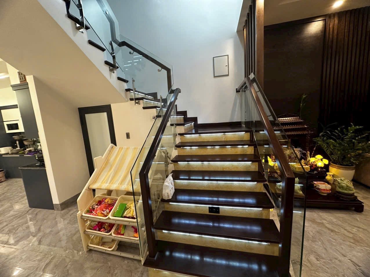 Bán nhà 3 tầng mặt phố Tô Hiến Thành, Đông Nam Cường, TP HD, 83.25m2, mt 4.5m, 3 ngủ, 3 vs, giá tốt 5