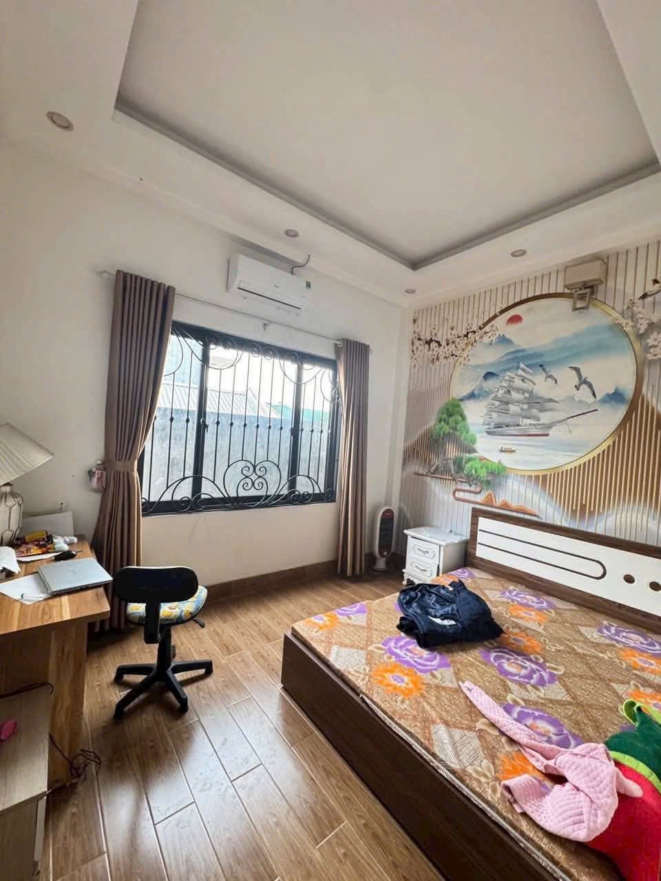 Bán nhà 4 tầng mặt phố Ỷ Lan, ph Ngọc Châu, TP HD, 50m2, mt gần 4m, 4 ngủ, đường thoáng rộng 3
