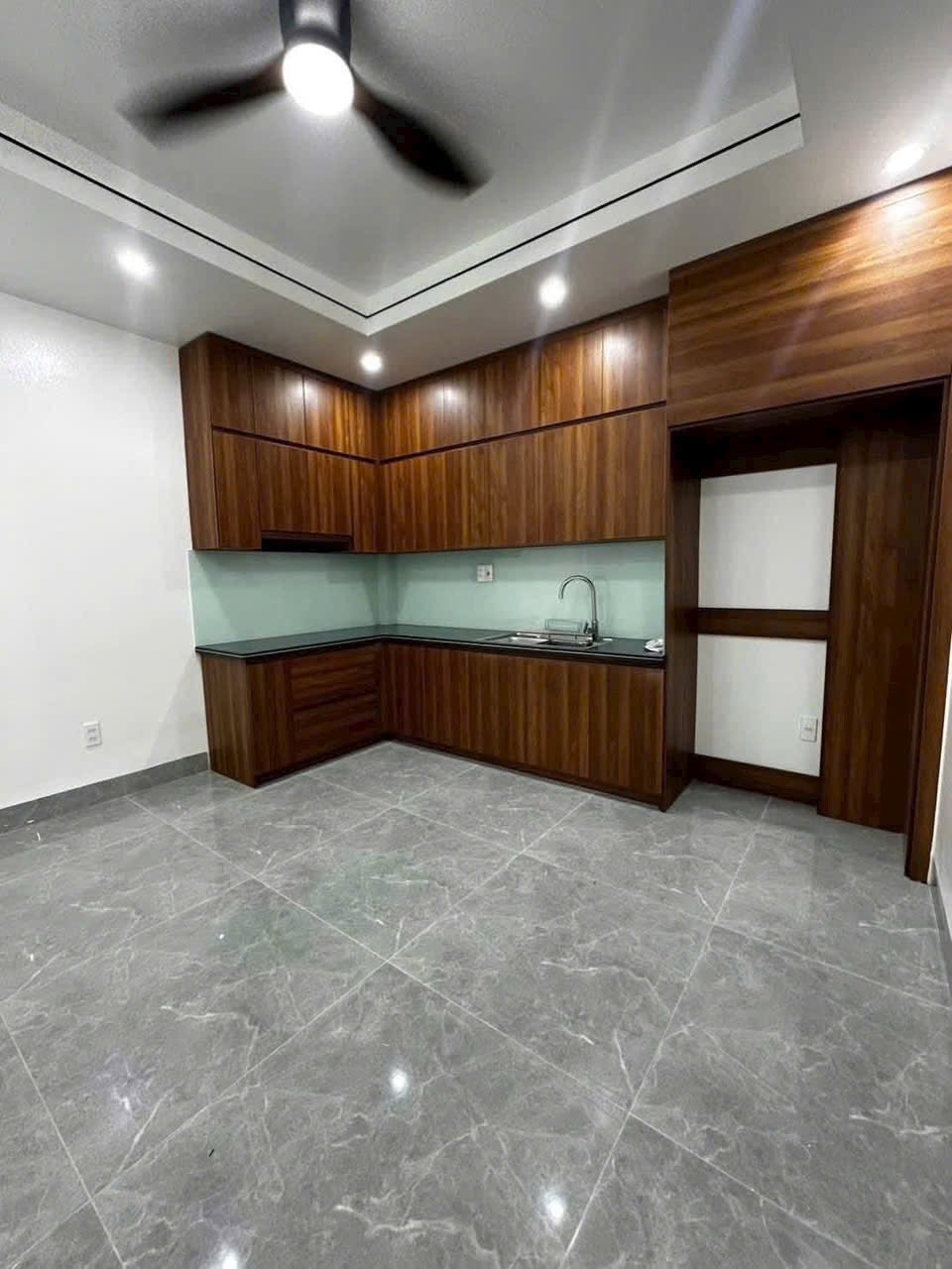 Bán nhà ngõ phố Hoàng Lộc, ph Lê Thanh Nghị, TP HD, 52m2, mt 4m, 3 ngủ, 3 vs, mt 4m, ngõ oto chỉ 3 4