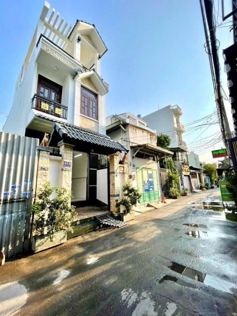 Bán nhà đường Hiệp Bình, Hiêhp Bình Chánh. Thủ Đức. DT 72m2, 3 tầng, SHR. Giá 8.2 tỷ,