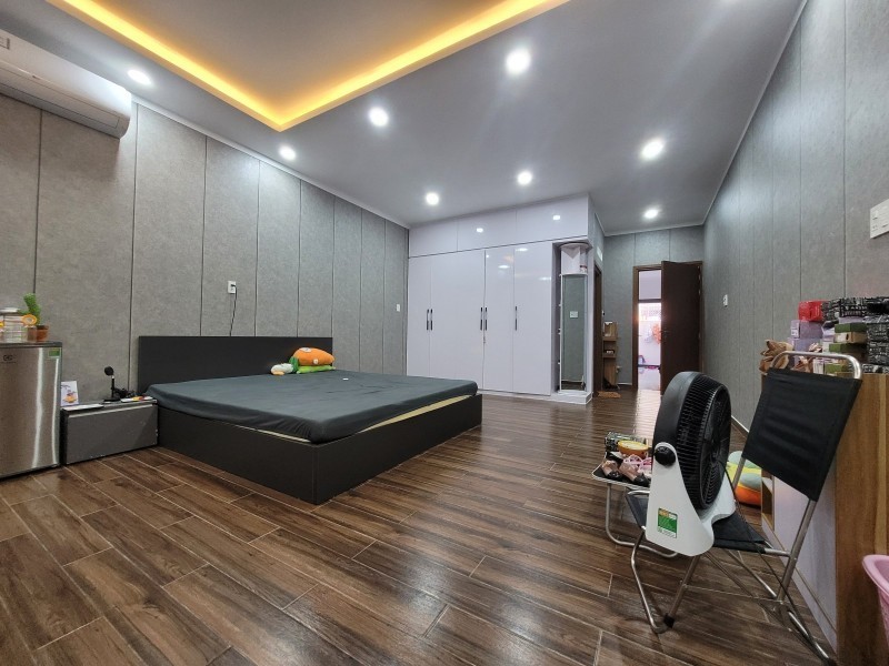 Bán nhà 4 tầng, 85m2 (5x17m) đường Lê Văn Thịnh, P. Bình Trưng Tây, Q2. Sổ hồng riêng, giá 8,7 tỷ. 4