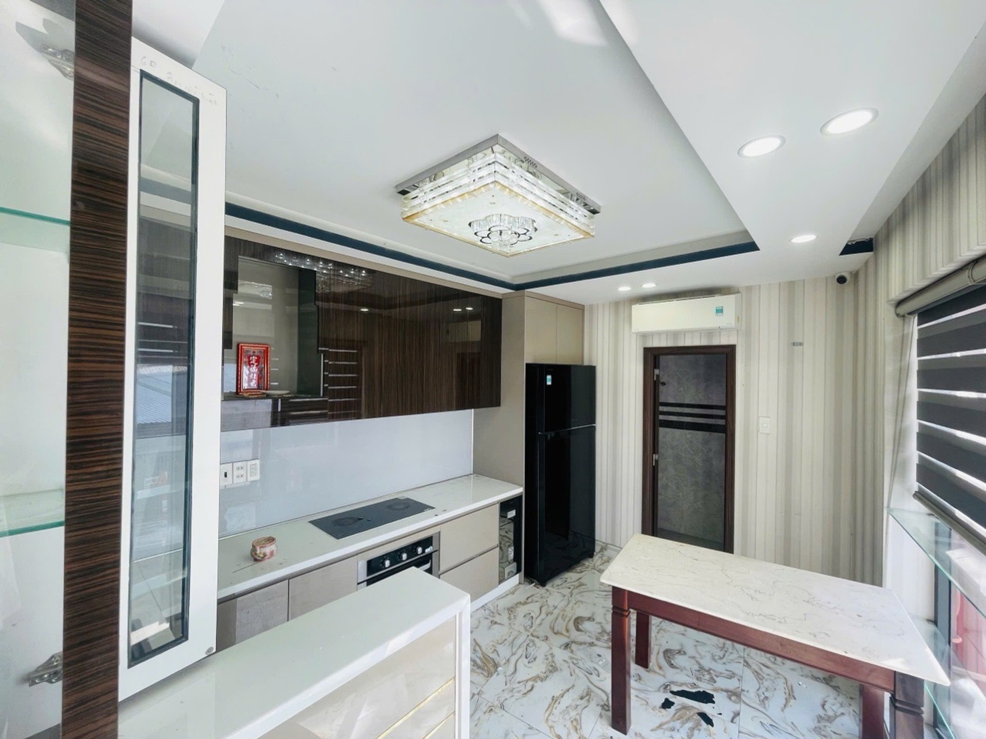Bán nhà mặt tiền 7 tầng, giáp Quận 5, đường Nguyễn Quyền, căn góc kinh doanh cực đỉnh 4