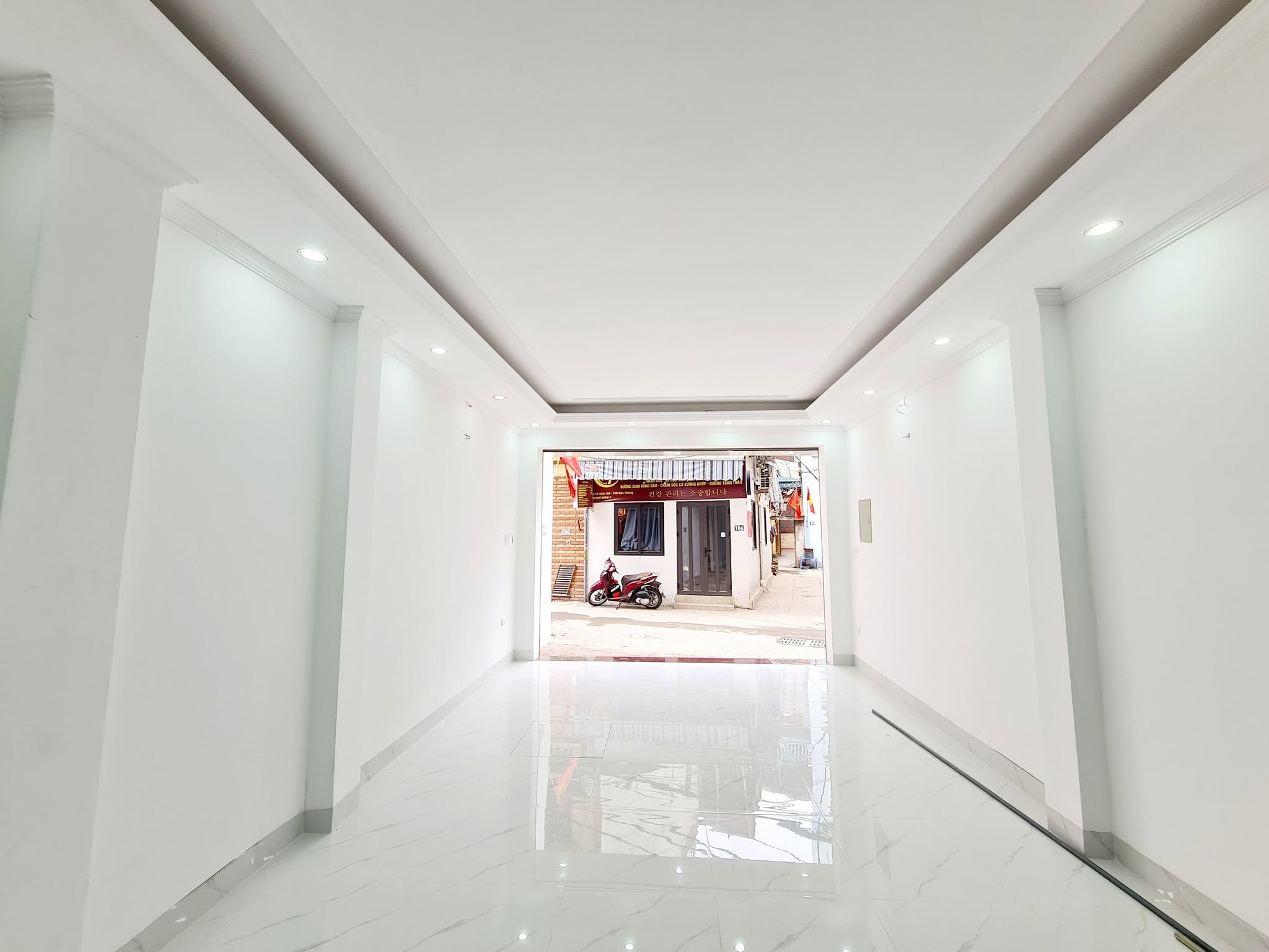 Tin thật NGuyễn Sơn Long biên 10 tỷ 60m,ô tô 4