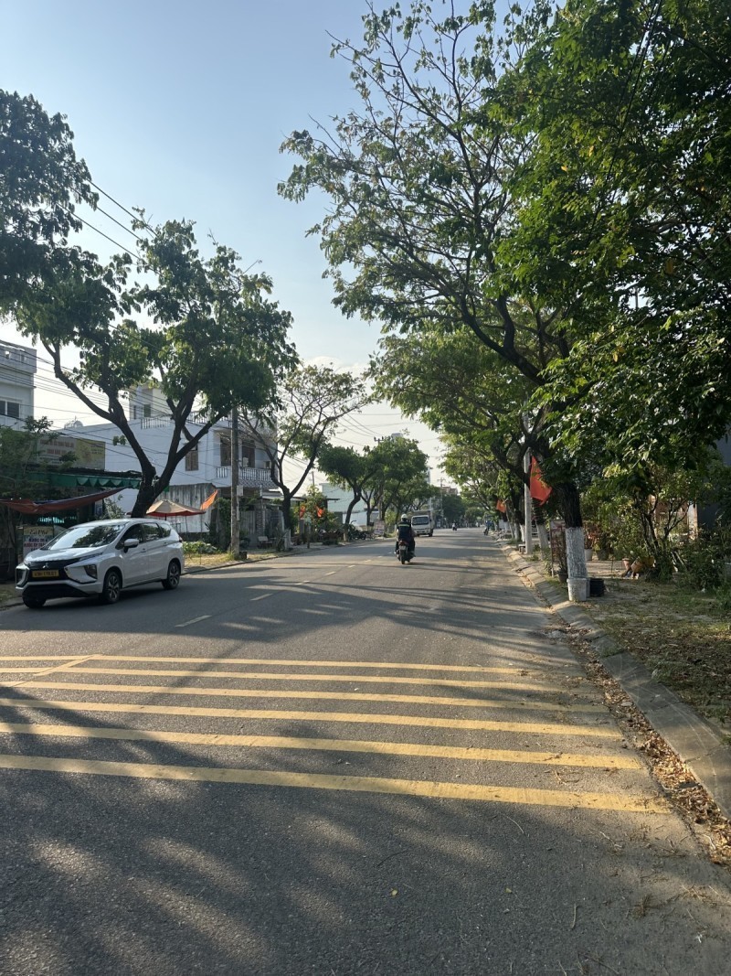 Bán Đất Mặt Tiền Nguyễn Duy Trinh 126m² Gần Biển, Đường 10m5, hạ chào 500 triệu, chỉ còn 6.3 Tỷ