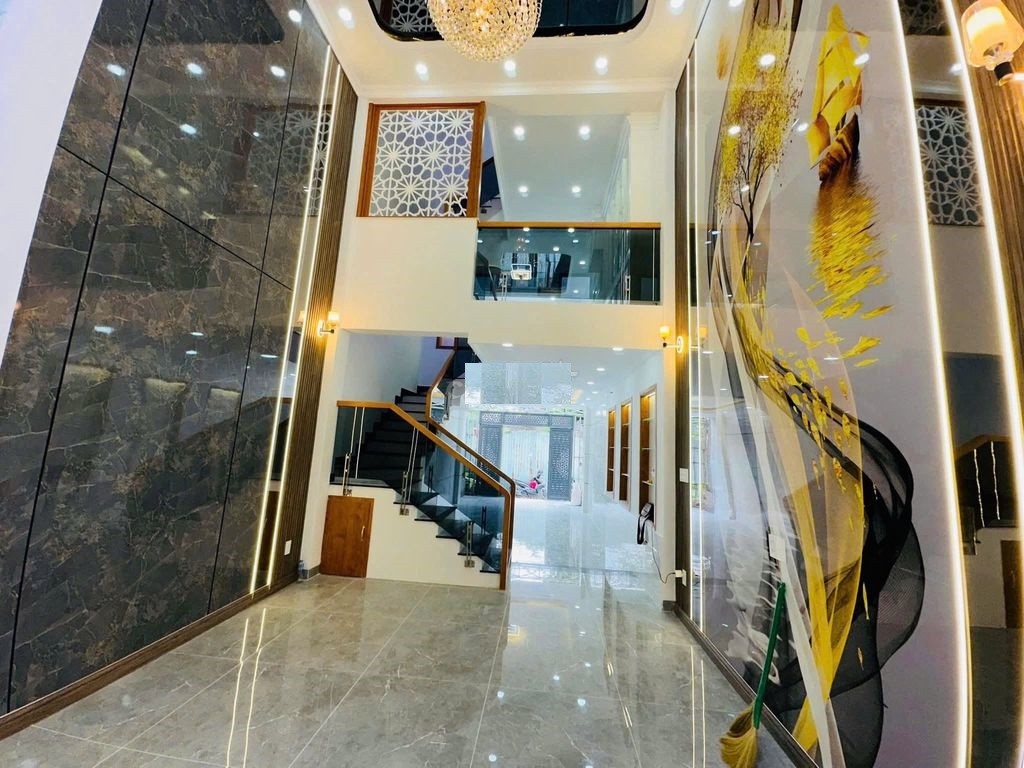 NHÀ LIỀN KỀ VẠN PHÚC CITY,TRET LUNG 3LAU,4PN,HXT GIÁ CHỈ 18TR 5
