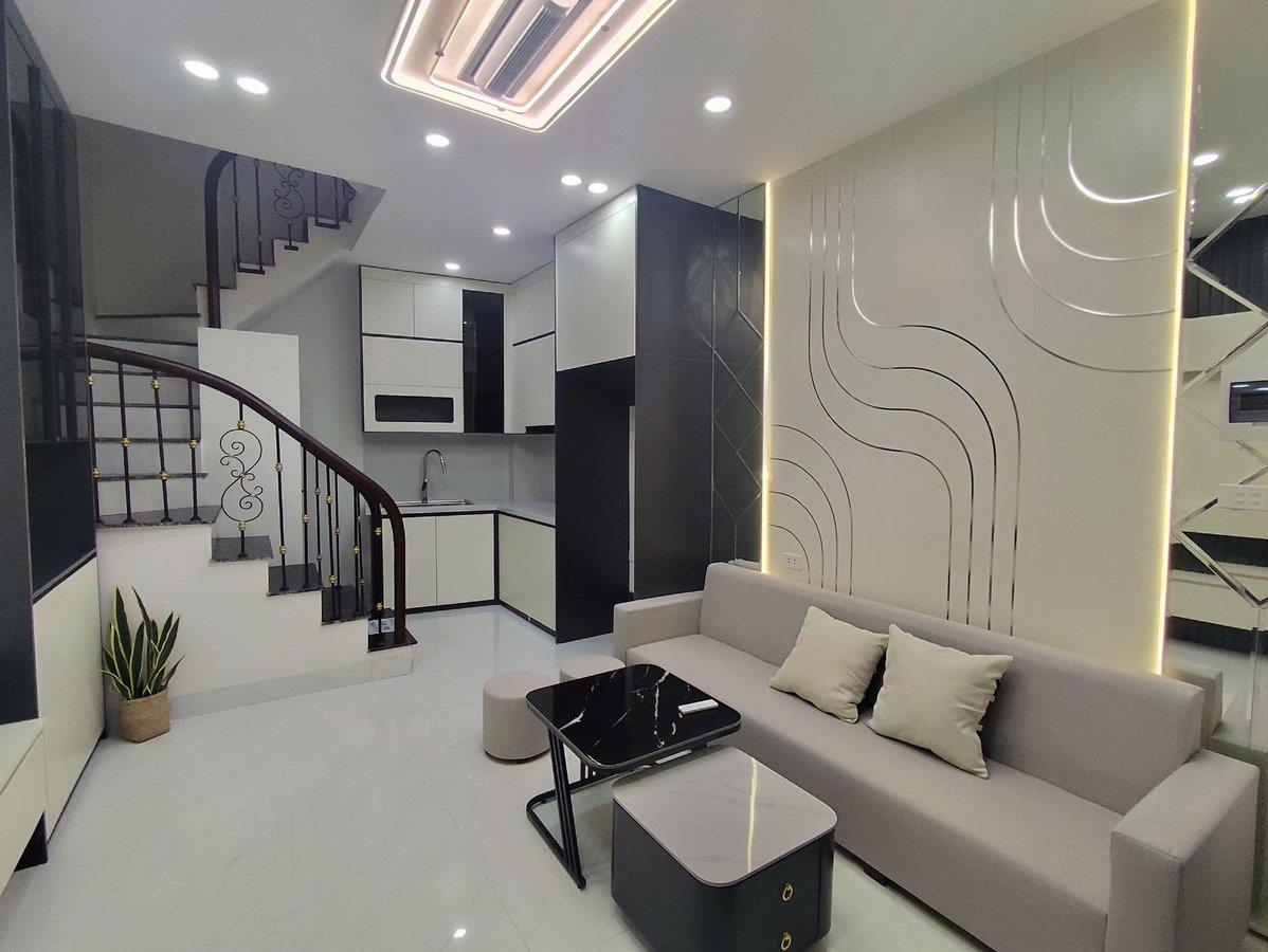 NHÀ ĐẸP GIÁ 6.3 TỶ ,  DÂN XÂY PHỐ MINH KHAI HỘ KHẨU HAI BÀ TRƯNG NGÕ THÔNG, THOÁNG TRƯỚC,SAU.CHỈ