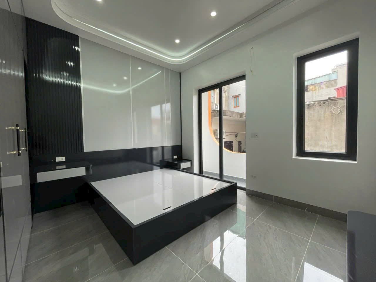 Bán nhà 3 tầng ngõ phố Đức Minh, ph Thanh Bình, TP HD, 52.5m2, mt 4.05m, 3 ngủ, 3 vs 7
