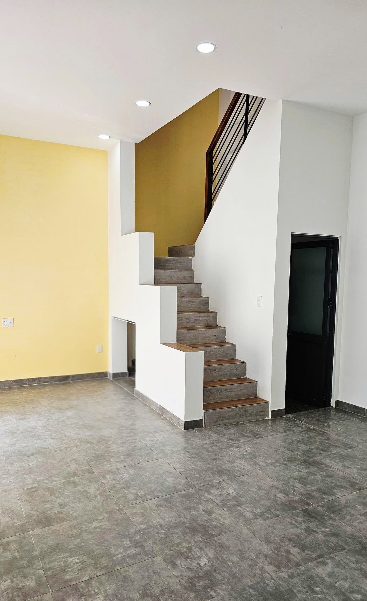 CHO THUÊ NHÀ KHU BÊN SÔNG- GIGAMALL- ĐƯỜNG 26, 1 TRỆT 1 LẦU+ 1 SÂN THƯỢNG, 14TR. 3