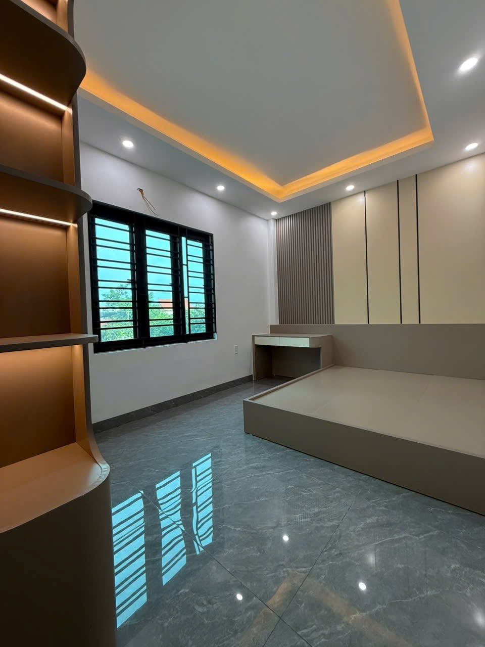 Bán nhà 3 tầng ngõ đường Trần Hưng Đạo, ph Ngọc Châu, TP HD, 43m2, mt 6m, 3 ngủ, gần đường lớn 4