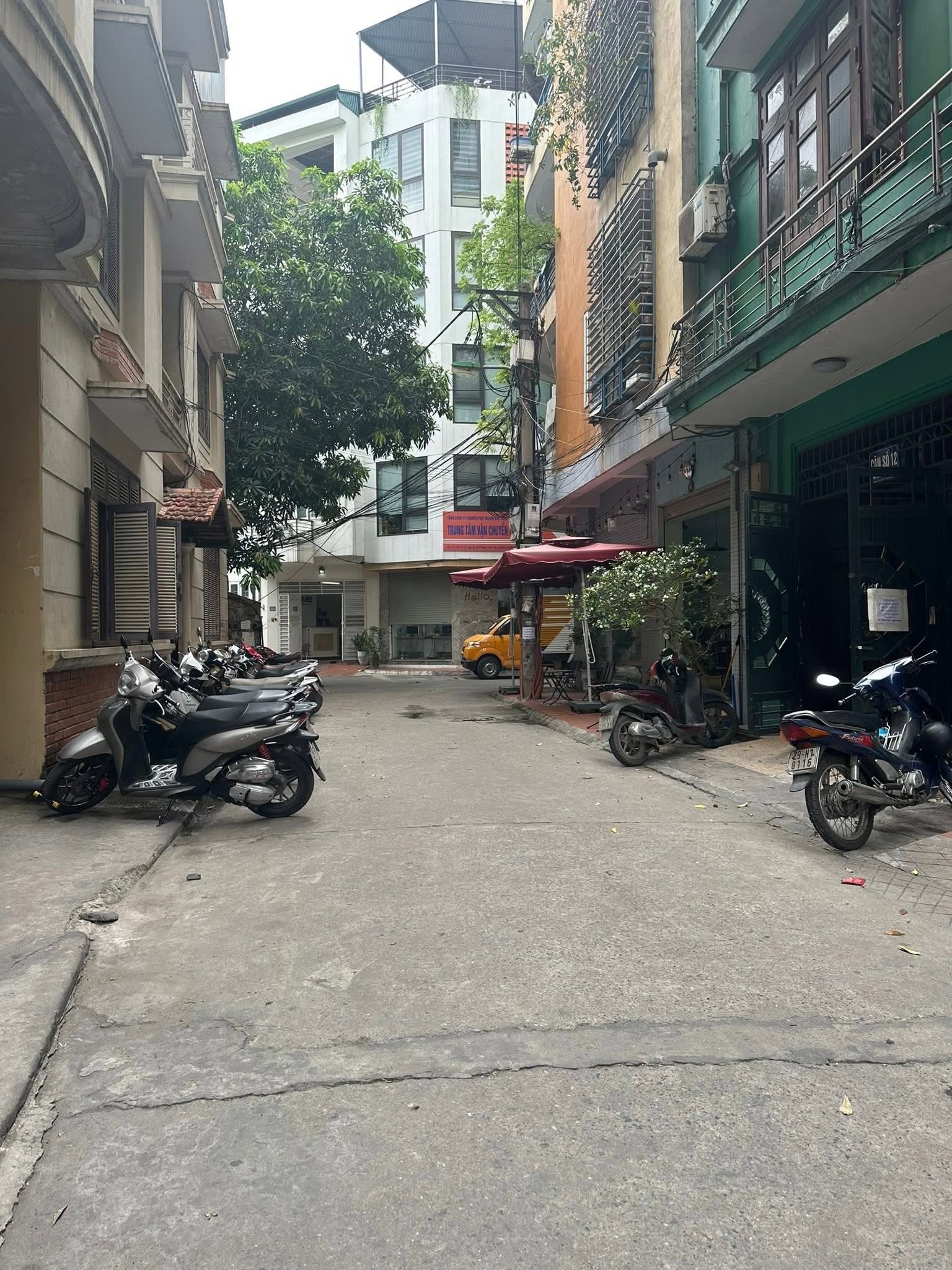 Bán nhà bát khối 10 tỷ 60m ô tô ngõ 7 chỗ,Long Biên 3