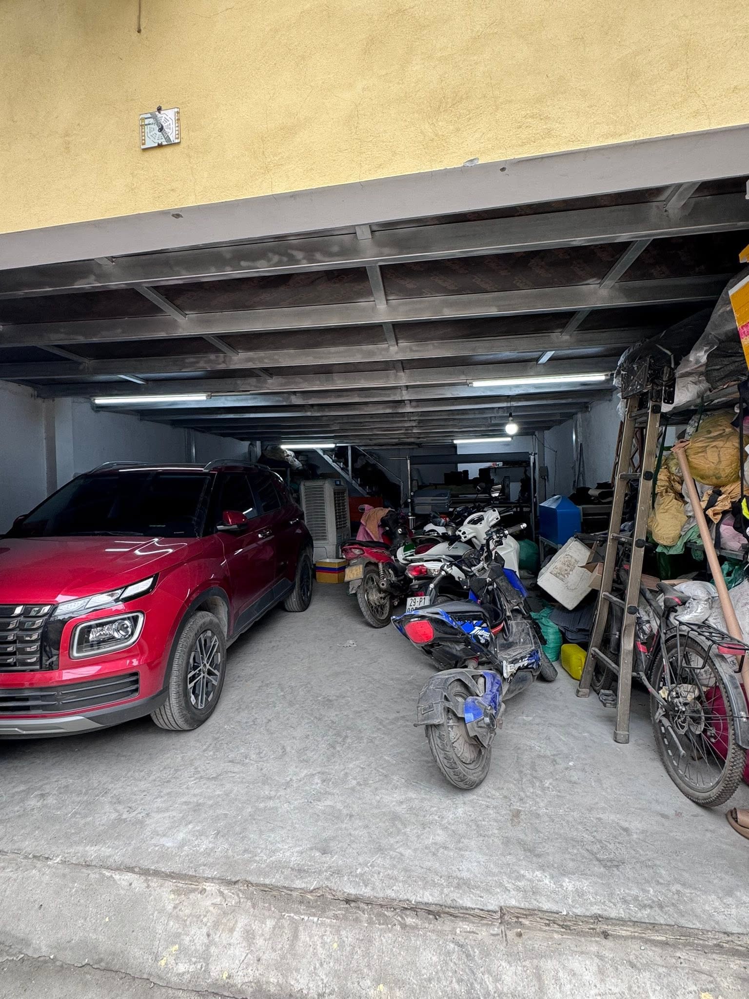 Bán nhà C4 Cổ Linh long Biên 9 tỷ 70m ô tô đỗ cửa 2