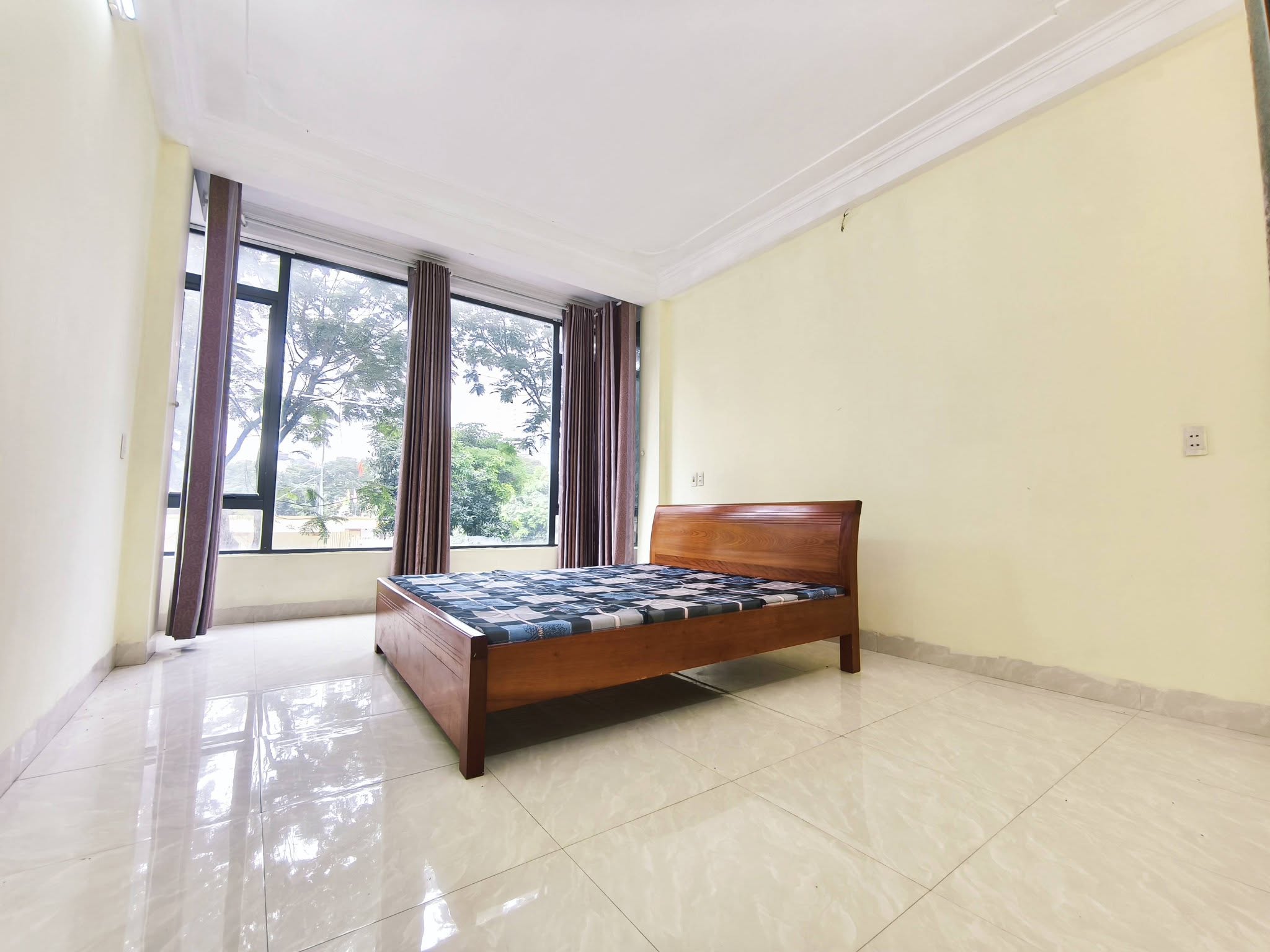 Đức giang,long biên 10tỷ 65m phân lô ô tô,cần bán chuyển vào nam 4