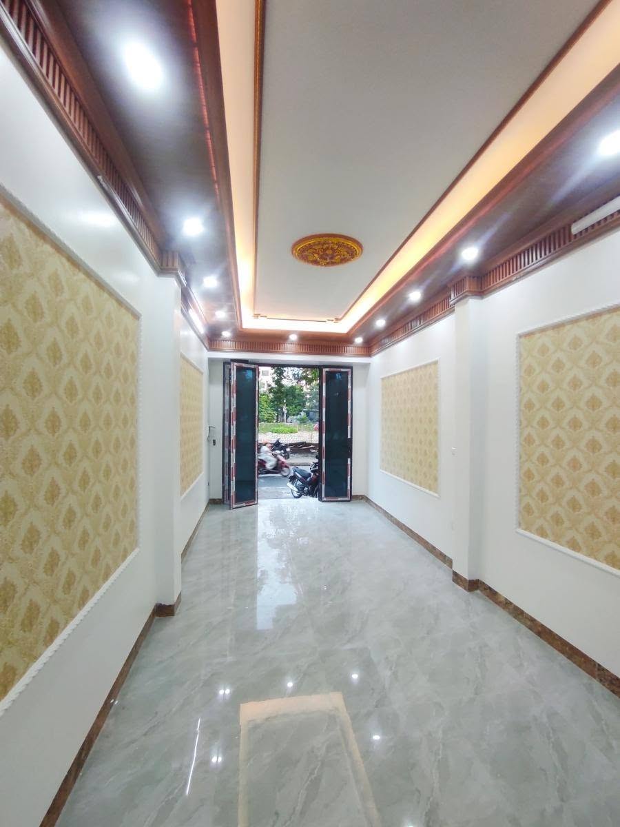 Tin thật Nhà Bát Khối 11 tỷ 60m ô tô đỗ cửa,thang máy ở thích 3