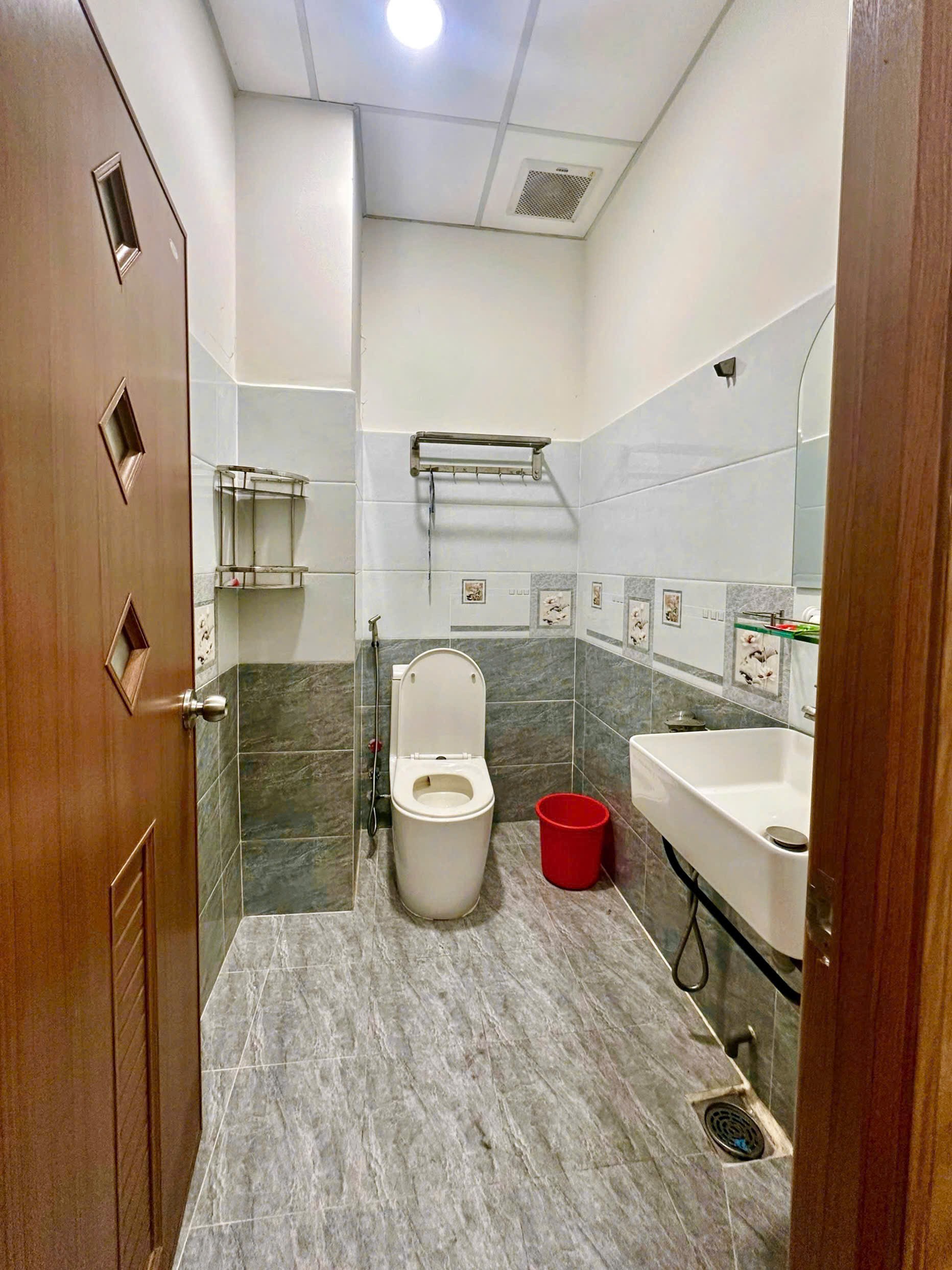 NHÀ ĐẸP BÌNH TÂN – HẺM XE TẢI – 5 TẦNG ĐÚC – 6 PN 7 WC KHÉP KÍN CHỈ 5.95 TỶ 6