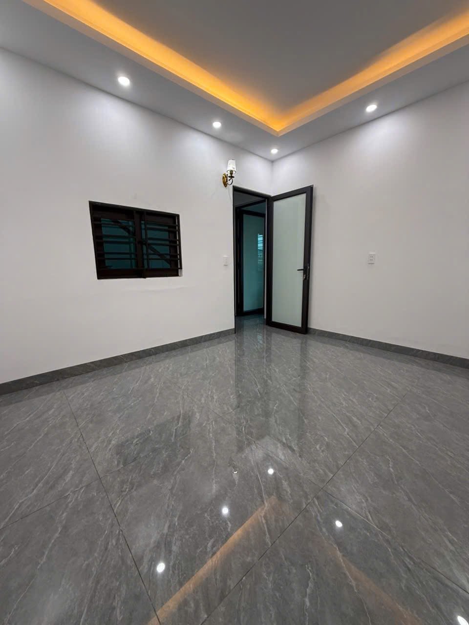 Bán nhà 3 tầng ngõ đường Trần Hưng Đạo, ph Ngọc Châu, TP HD, 43m2, mt 6m, 3 ngủ, gần đường lớn 7