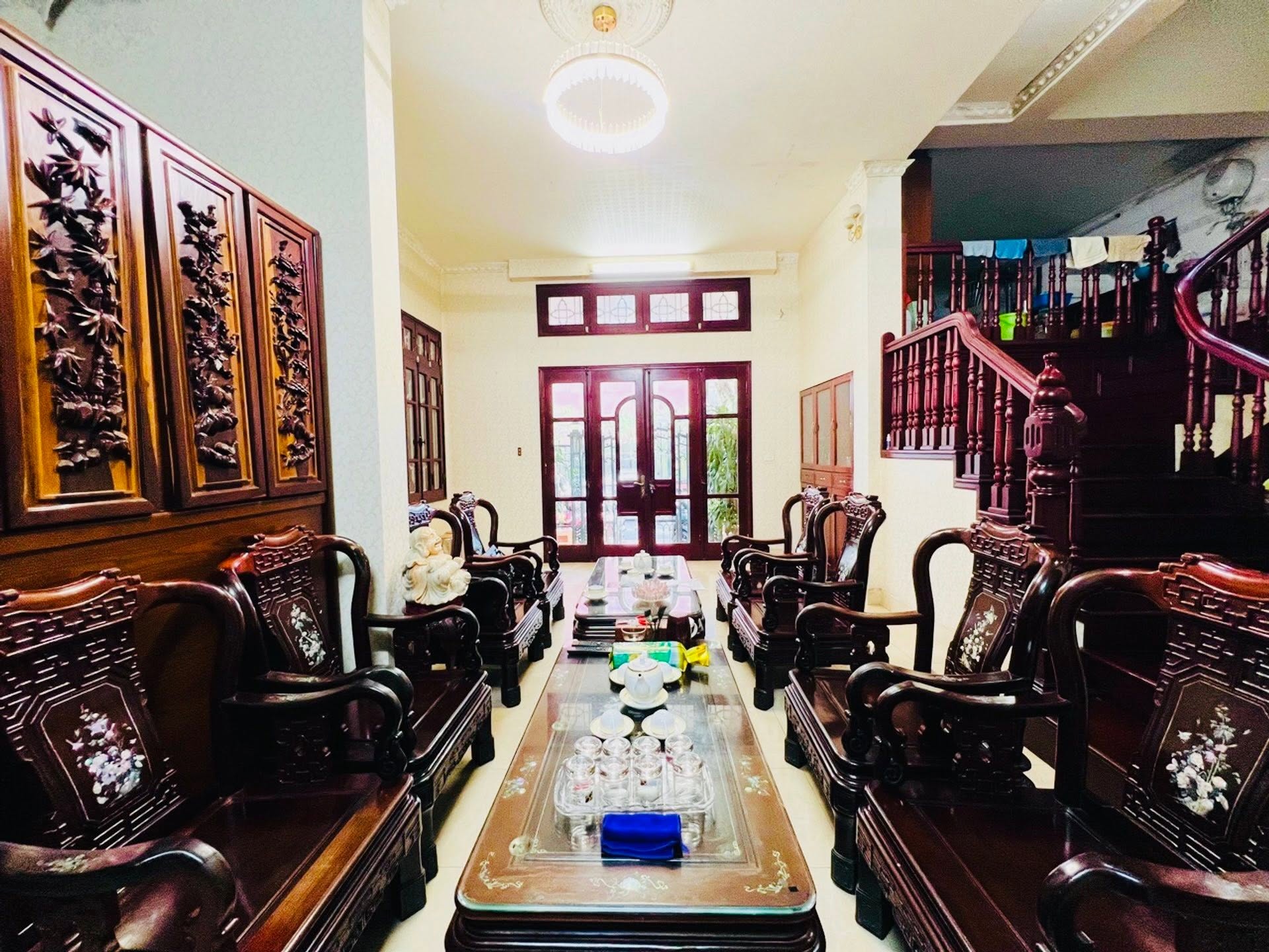 Thạch Bàn 15 tỷ 70m mặt tiền 6m ô tô đỗ cửa ngày đêm,long biên 2