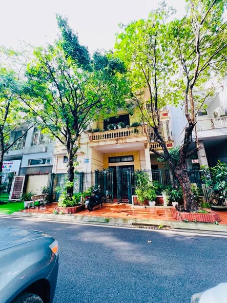 Thạch Bàn 15 tỷ 70m mặt tiền 6m ô tô đỗ cửa ngày đêm,long biên