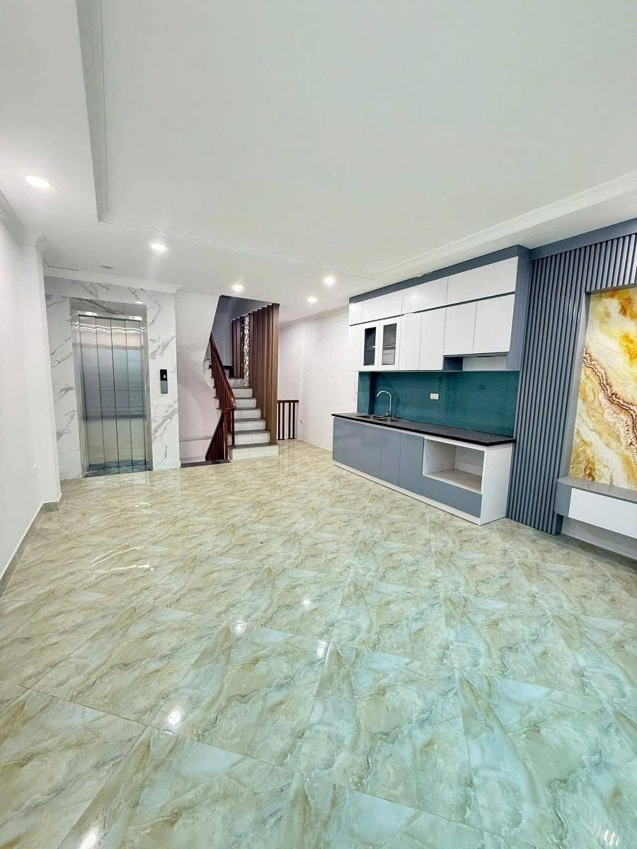 Vào Nam sống bán nhà Ngọc Lâm 10 tỷ 50m ô tô đỗ cửa,Long Biên 2