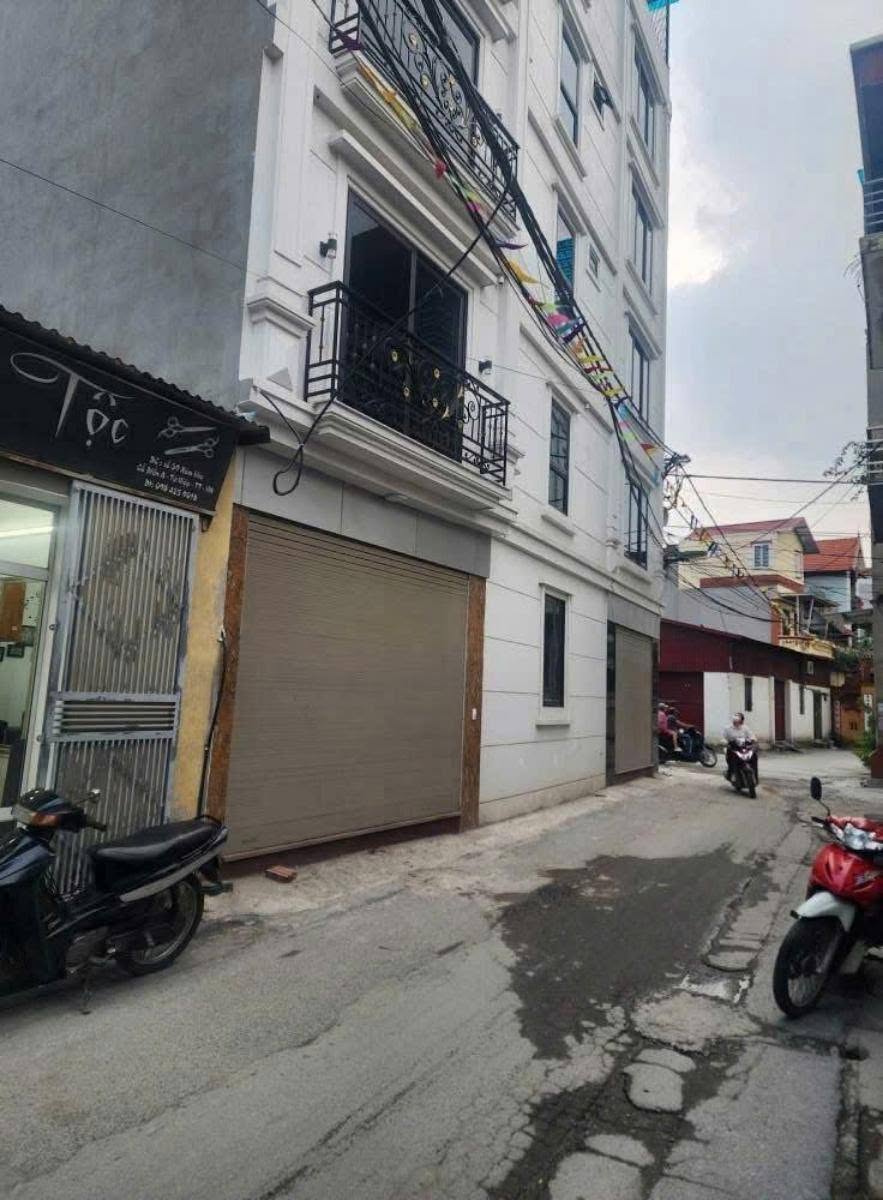 Vào Nam sống bán nhà Ngọc Lâm 10 tỷ 50m ô tô đỗ cửa,Long Biên