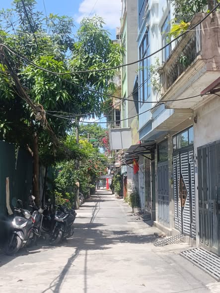 Bán nhà Lâm hạ,nhà cũ ô tô đỗ cửa 10 tỷ 50m long Biên 2