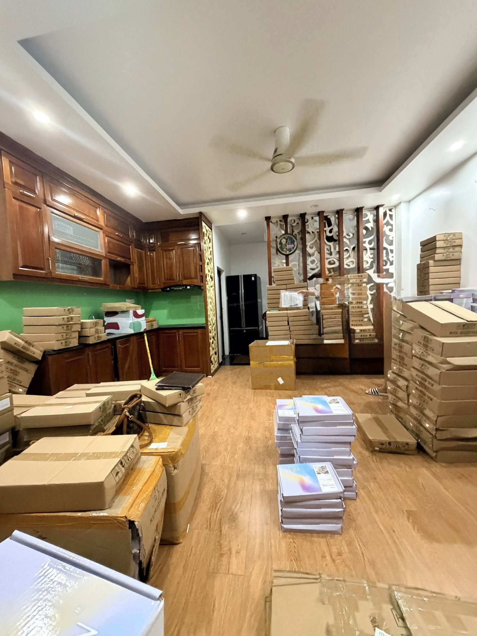 Nhà thật phố Trạm long Biên 10 tỷ 50m ngõ nông,kinh doanh cho thuê,ở phù hợp 3