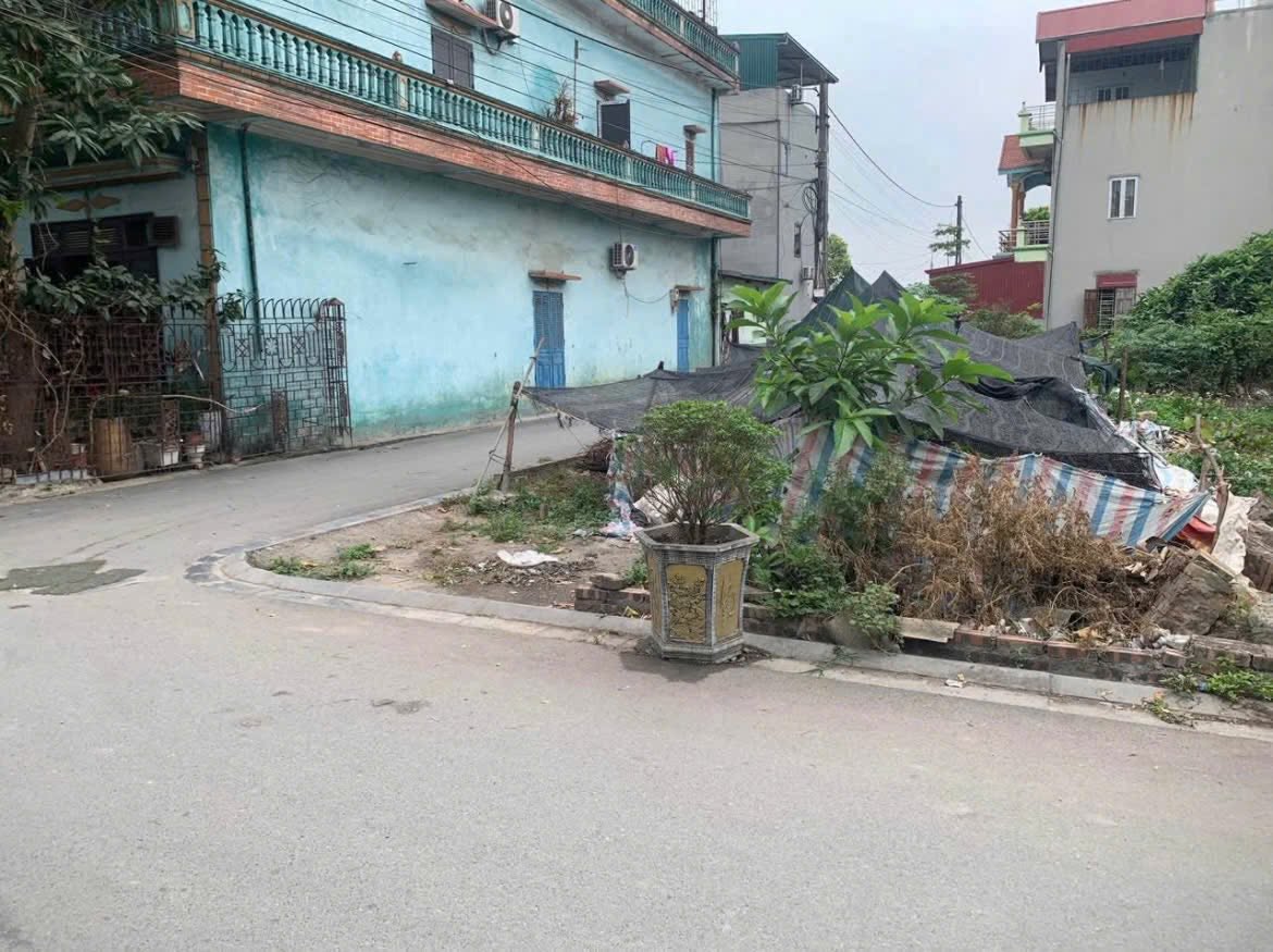 Chủ nhờ bán xuất ngoại giao lô góc 2 mặt tiền kinh doanh tại Xuân Khanh 100m2 gần ĐHQG nhỉnh 2 tỷ 2