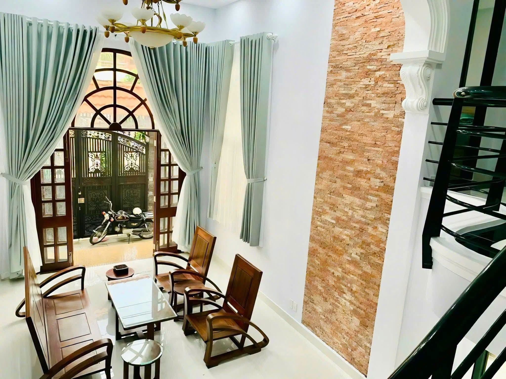 Mặt tiền Tạ Quang Bửu ngang 8m Siêu Phẩm ngay công viên Phân Lô 3