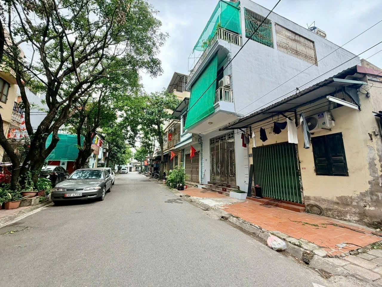 Hồng tiến Long Biên 10 tỷ 60m có nhà c4 cho thuê, sẵn dòng tiền 3