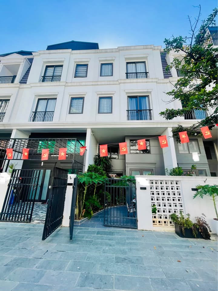 Chính chủ Bán liền kề 3,5 tầng 75m2 Kingtown Bãi Cháy, Hạ Long. Ngay cạnh TTTM Aeon Mall Cái Lân. 2