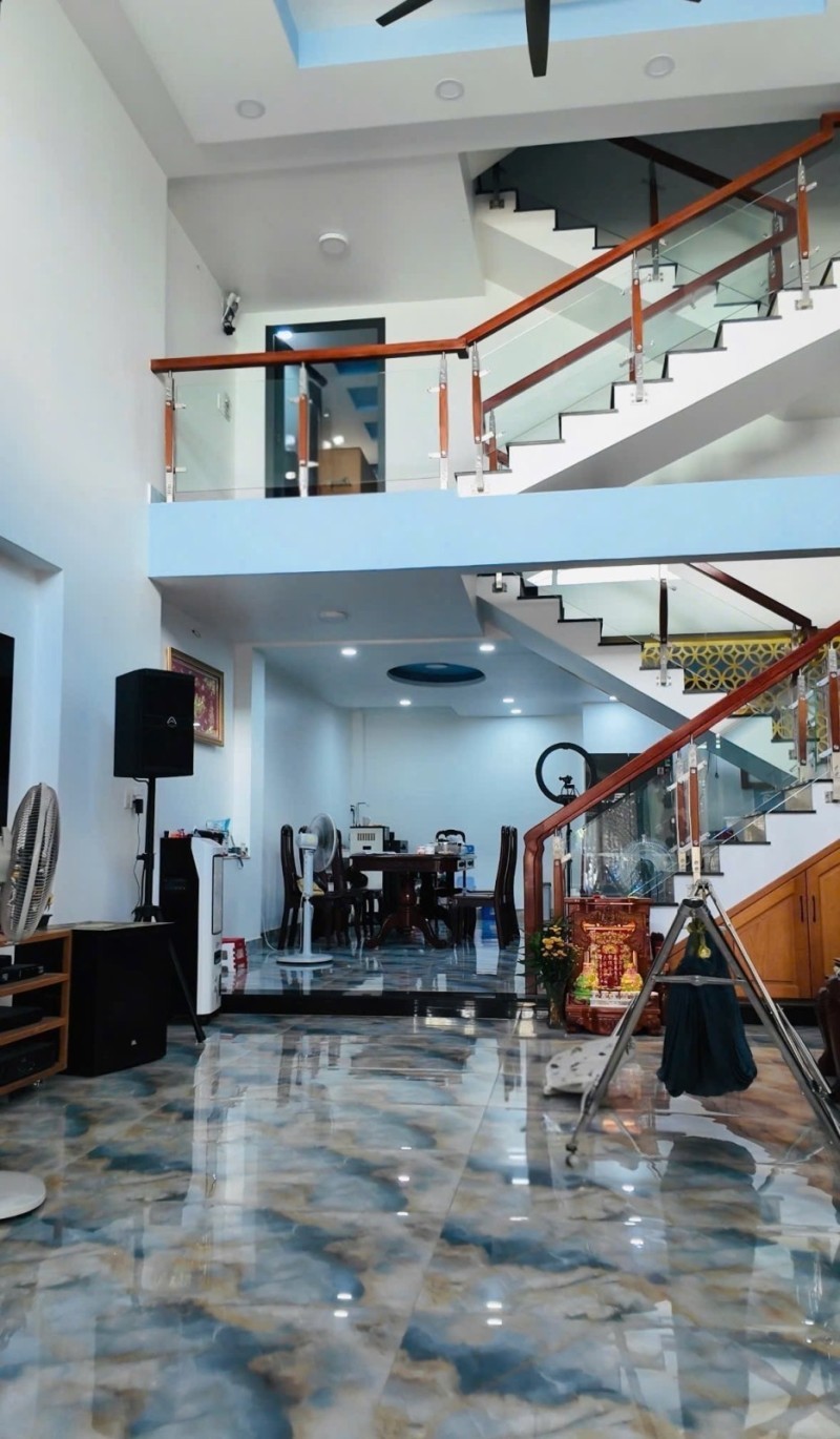 Bán nhà 4 tầng Đường Số 7, Linh Trung, Thủ Đức, TP HCM. DT 94m2. Giá 10.25 tỷ.