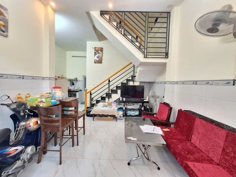 Bán nhà 3 tầng đường Số 8, Linh Trung, Thủ Đức, TP HCM. DT 106m2, sổ hồng riêng, giá 7.5 tỷ. 2