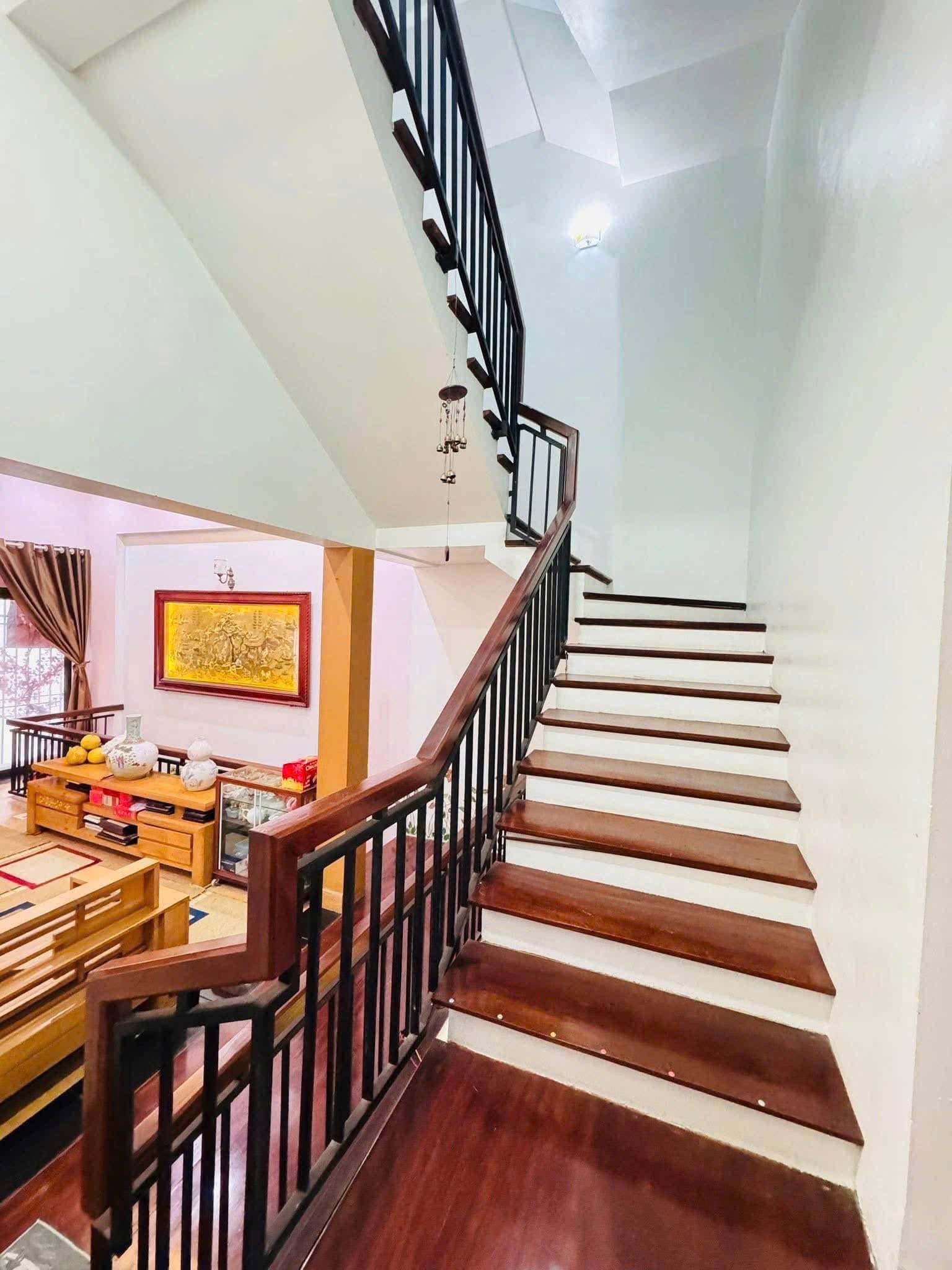 Bán nhà 4 tầng mặt phố Phùng Chí Kiên, ph Tân Bình, TP HD, 75m2, mt 5m, 4 ngủ, vị trí đẹp chỉ 6.x t 11