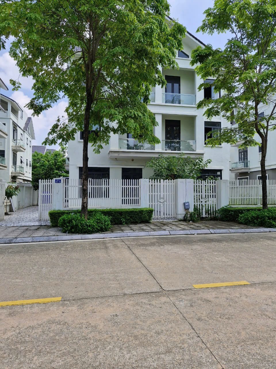 Cho thuê nhà, Thái Hà, Tây Sơn, Láng Hạ, THANG MÁY, 335m2x 3.5T -58 tr