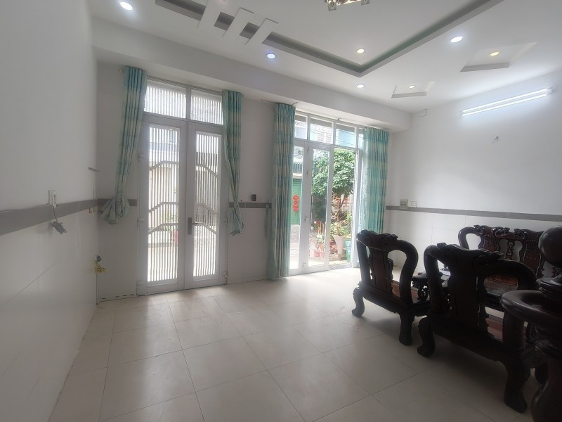Bán nhà mặt phố đường Số 37, Hiệp Bình Chánh, Thủ Đức, TP HCM. DT 67m2, 3 tầng. Giá 8,05 tỷ, Sổ