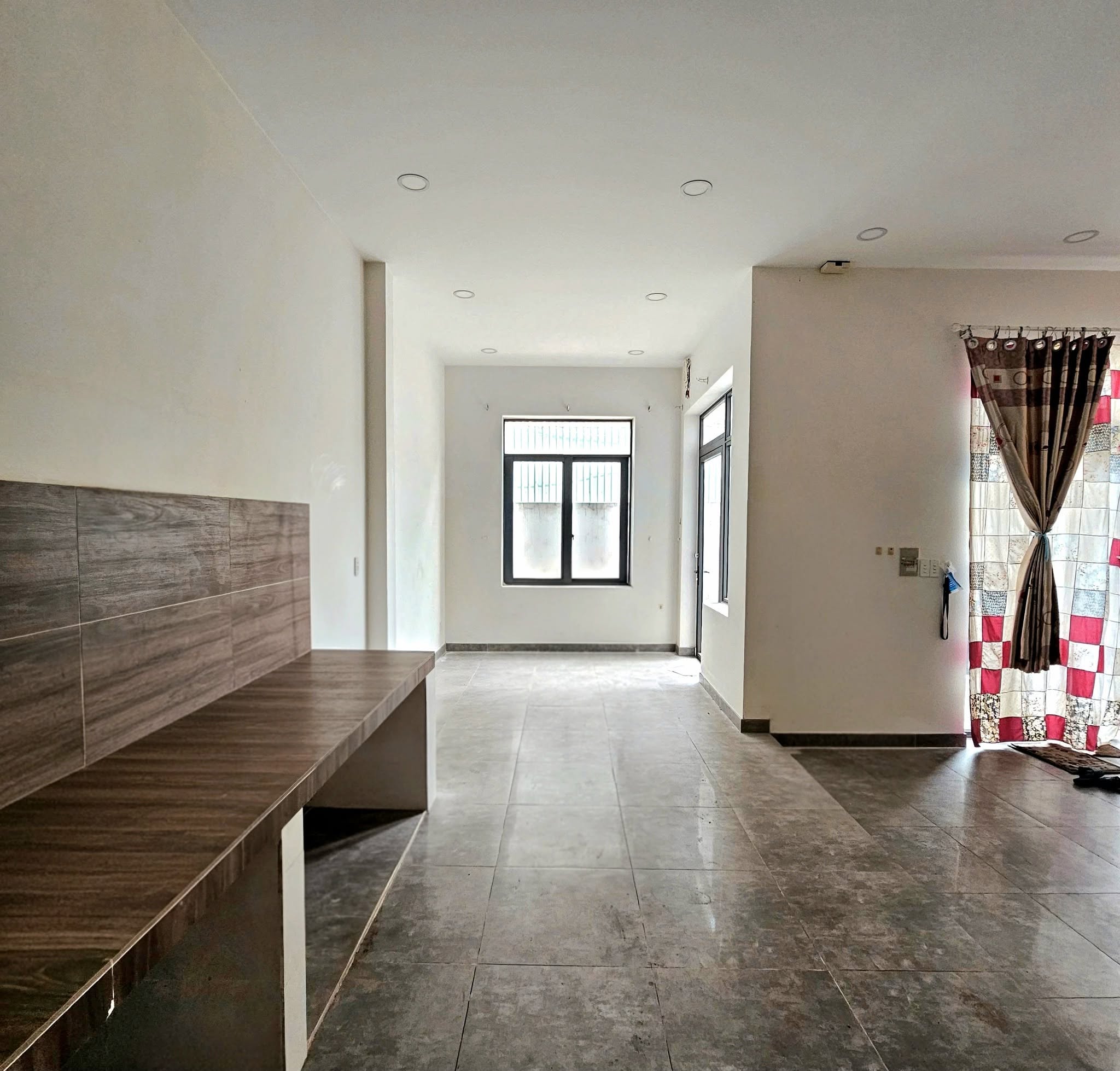 CHO THUÊ NHÀ KHU BÊN SÔNG- GIGAMALL- ĐƯỜNG 26, 1 TRỆT 1 LẦU+ 1 SÂN THƯỢNG, 14TR. 6