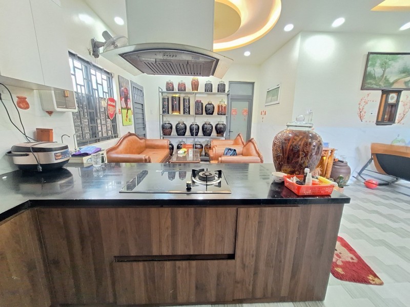 Bán nhà Quốc Lộ 13, Hiệp Bình Phước, Thủ Đức, TP HCM. DT 104m2,  2 tầng, SH. Giá 7,75  tỷ. 4